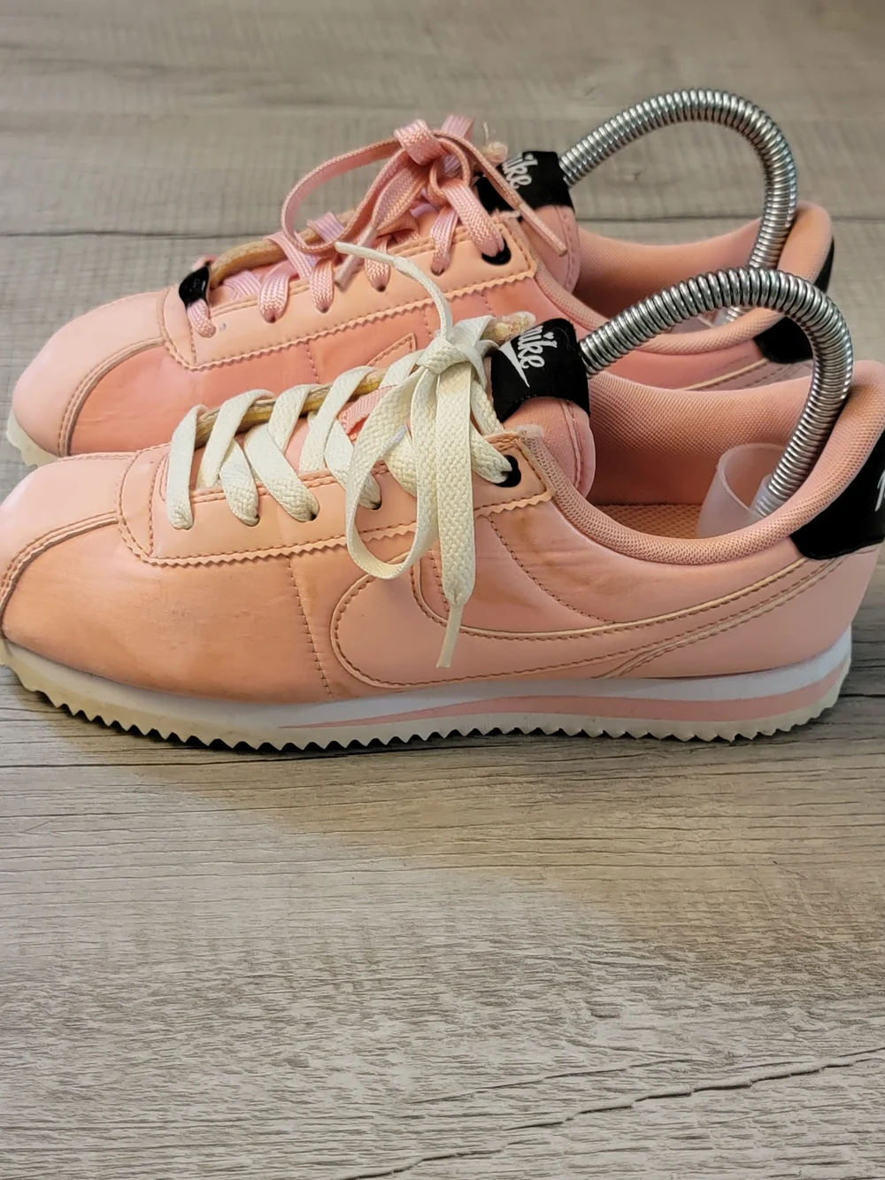 Nike Women’s Pink Low-Top Casual Sneakers